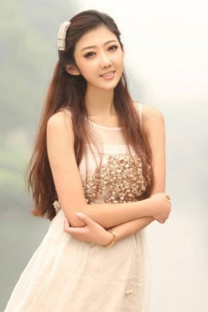 双子座女生慕又妍呈