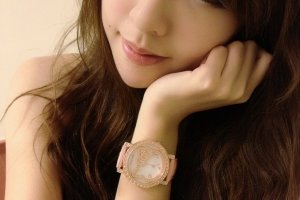 �峺�������������崿��Ů
